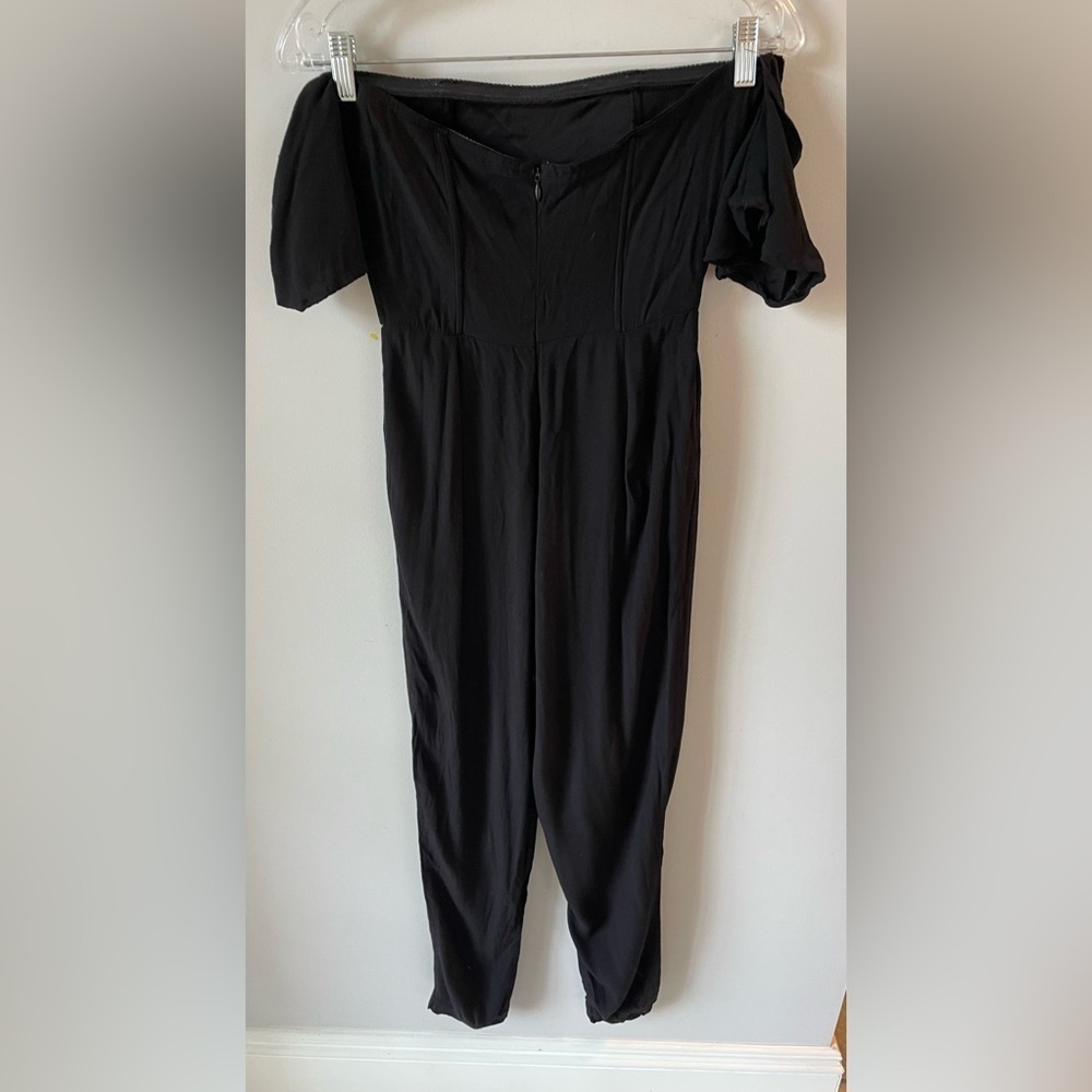 Cupcakes and Cashmere, women’s 4, black fitted jumper with short flutter sleeves - Picture 3 of 9